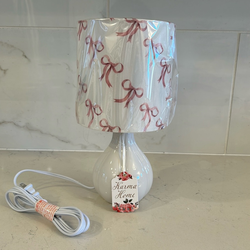 COQUETTE BOW LAMP!! Great for nurseries , office, bedroom. Vintage Shabby!